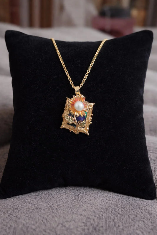Sunflower Pearl Vintage Pendant Necklace