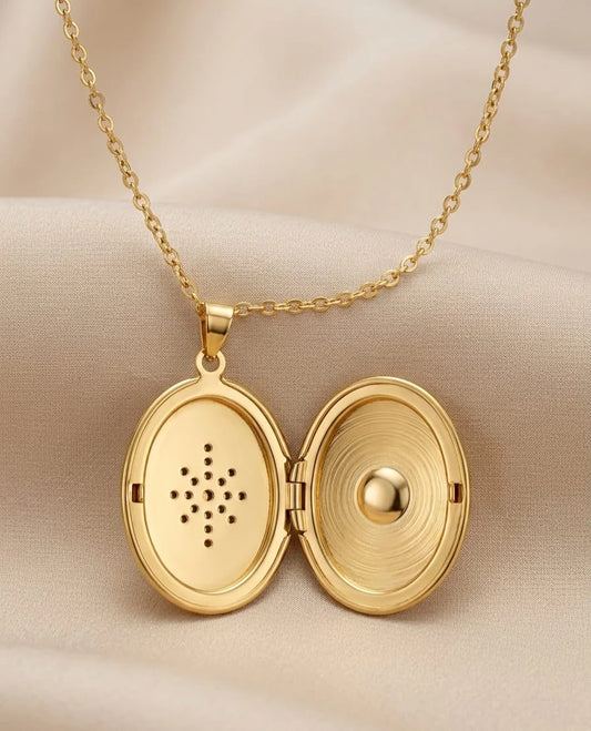 Étoile Royale Locket